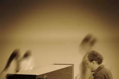 Στην παραλία της Νίκαιας ένα βράδυ του Ιούλη